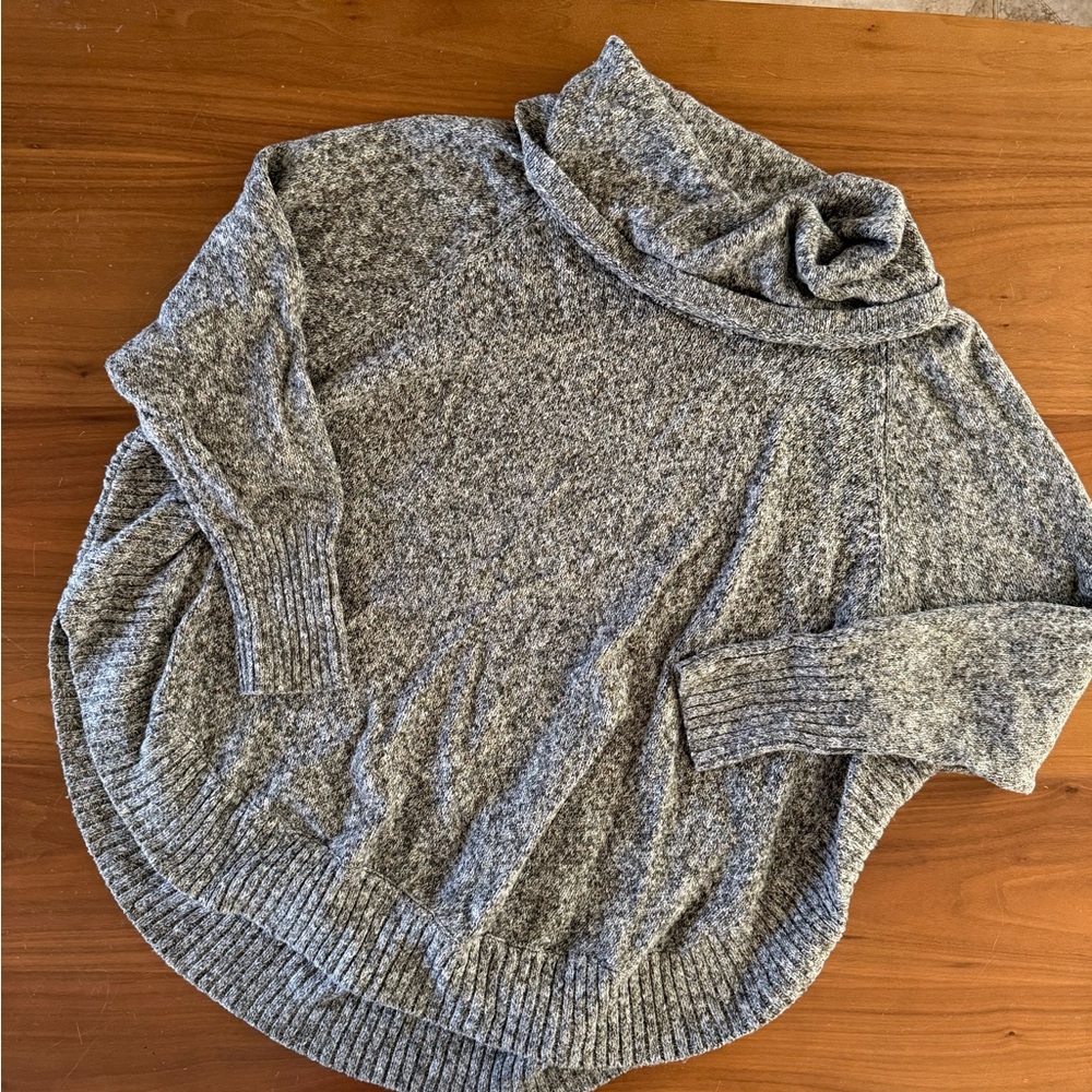 Leo & Nicole Heathered Gray Cowl Neck Sweater